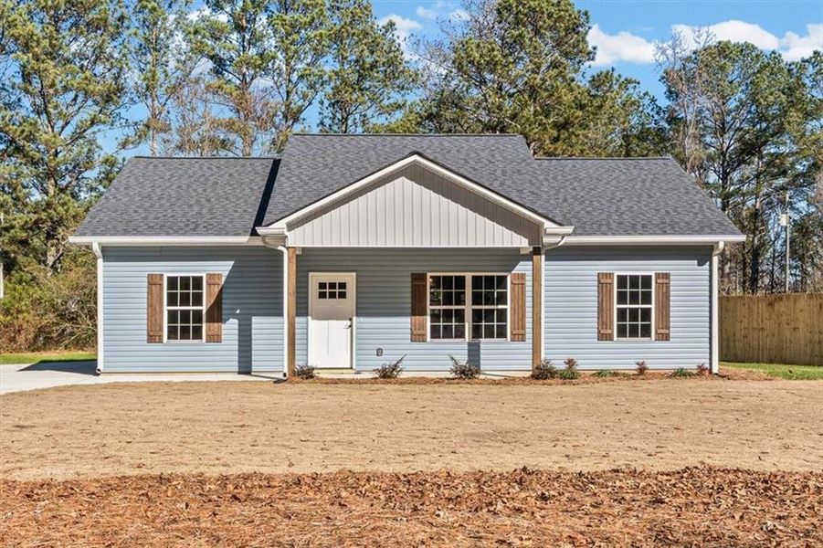Exterior details and patio area of a home in , Rockmart (Image 23).