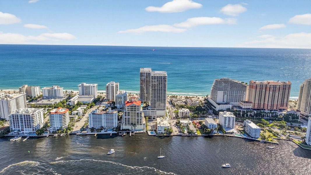 Condo located in Fort Lauderdale, FL showcasing its design and architecture (Image 34).