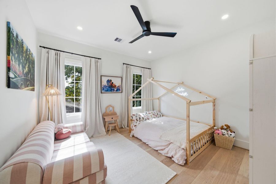 Bedroom upstairs. Bedroom upstairs.