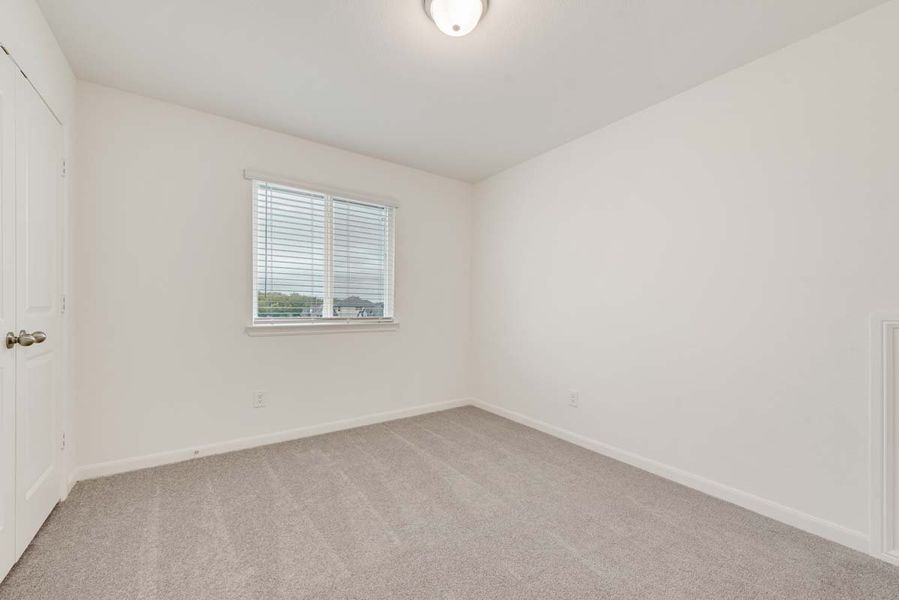 Representative unfurnished interior of a home built from the Eastholme by Pacesetter Homes in Elevon, Lavon (Image 24).