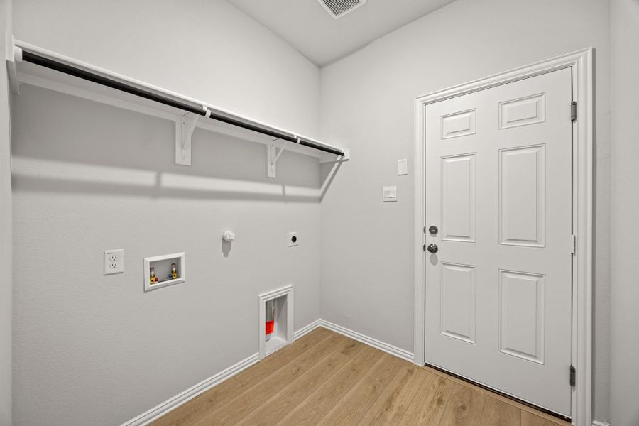 Spacious, unfurnished interior of a new home in Kings Way, Denton (Image 17).