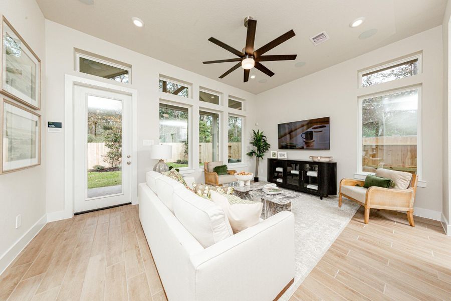 Representative model home photos shown for illustrative purposes only. Actual home, features, and finishes may vary. Home is currently under construction.