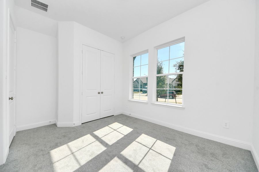 Spacious, unfurnished interior of a new home in ARTAVIA, Conroe (Image 24).