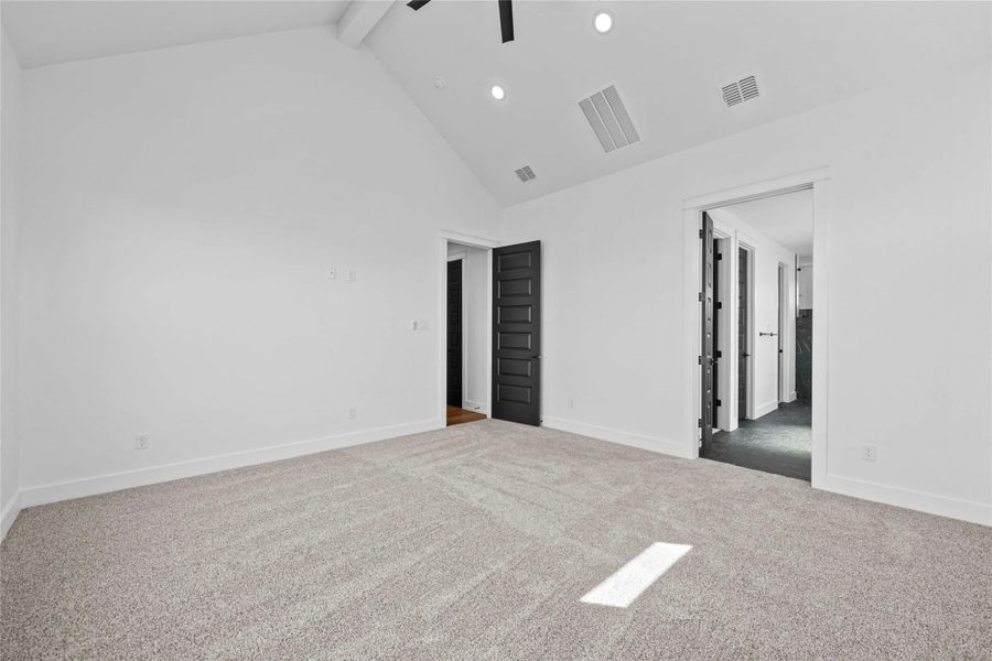 Spacious, unfurnished interior of a new home in King Oaks, Salado (Image 24).