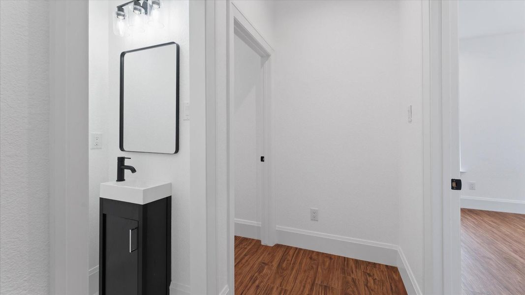 Spacious, unfurnished interior of a new home in , Conroe (Image 15).