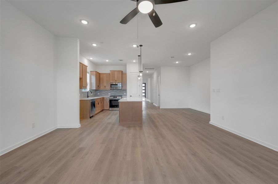 Spacious, unfurnished interior of a new home in Heritage, Dripping Springs (Image 23). Spacious, unfurnished interior of a new home in Heritage, Dripping Springs (Image 23).