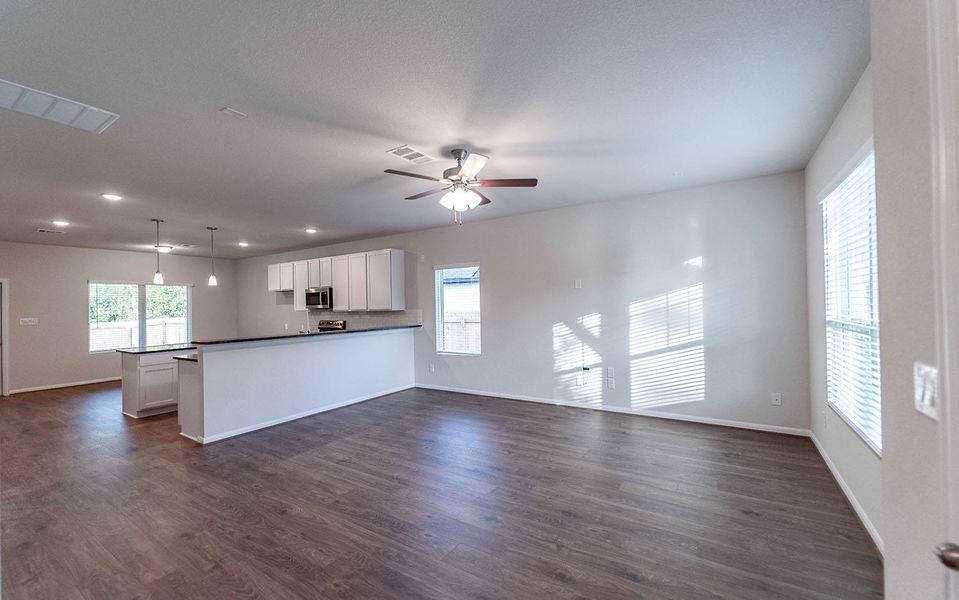 Spacious, unfurnished interior of a new home in Sanctuary, Salado (Image 10).