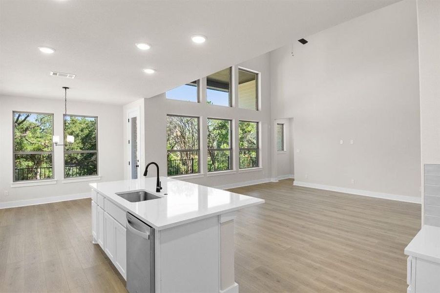 Kitchen /Breakfast /Living areas