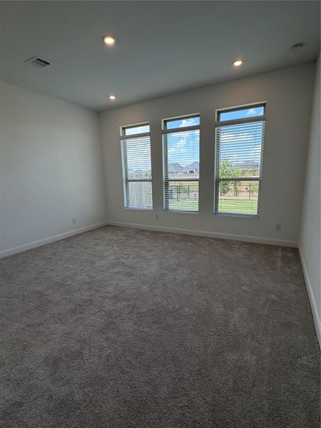 Spacious, unfurnished interior of a new home in Cross Creek West, Fulshear (Image 39).