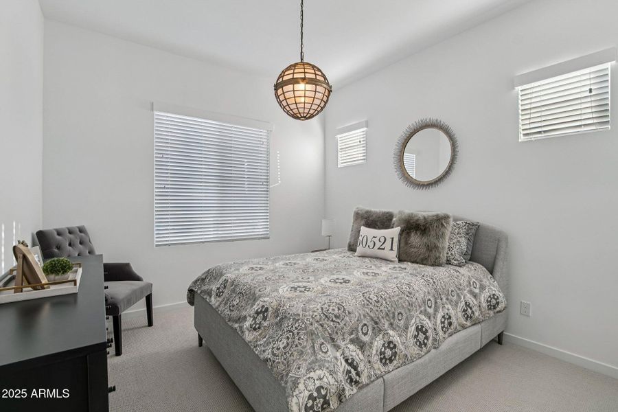 50-web-or-mls-E Waller Ln-S1012-1-004