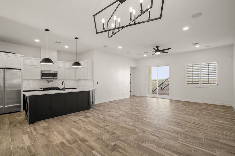 Furnished interior view inside a new home in Tierra Del Este 91, El Paso (Image 5). Furnished interior view inside a new home in Tierra Del Este 91, El Paso (Image 5).