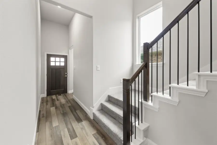 Representative unfurnished interior of a home built from the Fairmont by Pacesetter Homes in Sutton Fields, Celina (Image 18).
