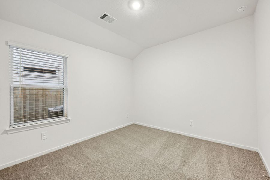 Spacious, unfurnished interior of a new home in , Conroe (Image 28).