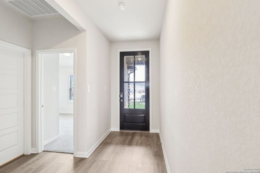 Spacious, unfurnished interior of a new home in , Cibolo (Image 32).
