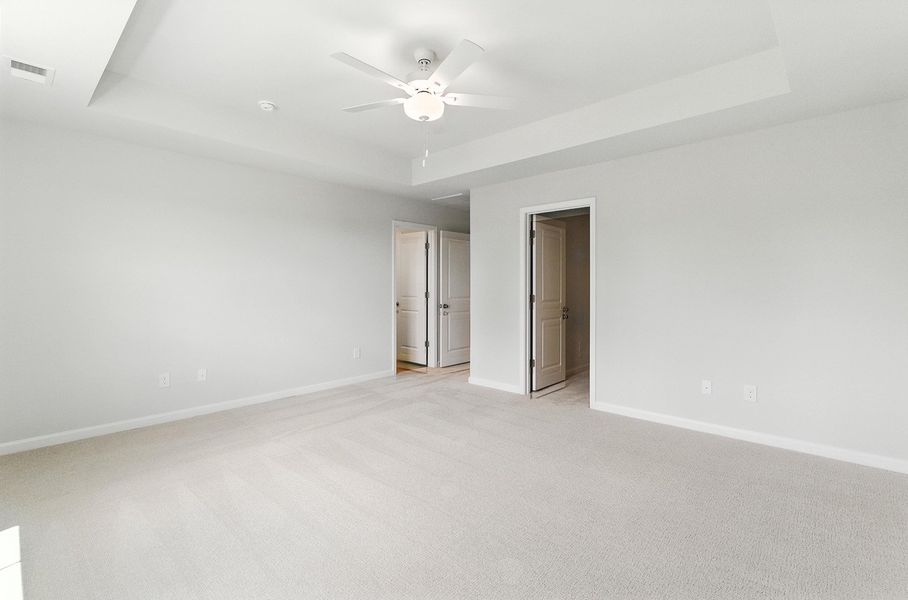 Spacious, unfurnished interior of a new home in Landmark Commons, Boiling Springs (Image 16).