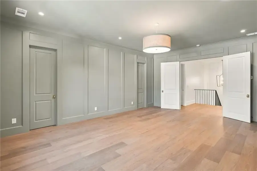 Spacious, unfurnished interior of a new home in , Atlanta (Image 22).