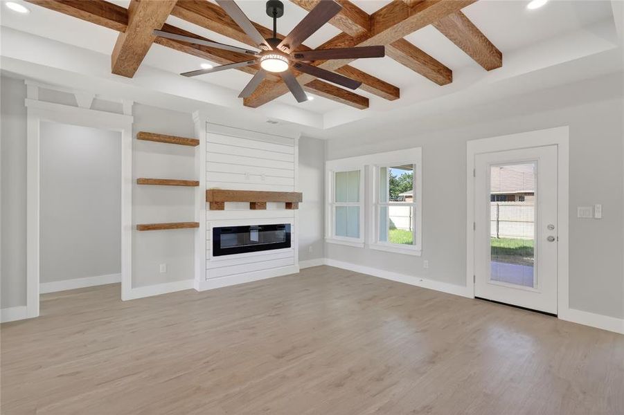 Spacious, unfurnished interior of a new home in , Gun Barrel City (Image 21). Spacious, unfurnished interior of a new home in , Gun Barrel City (Image 21).