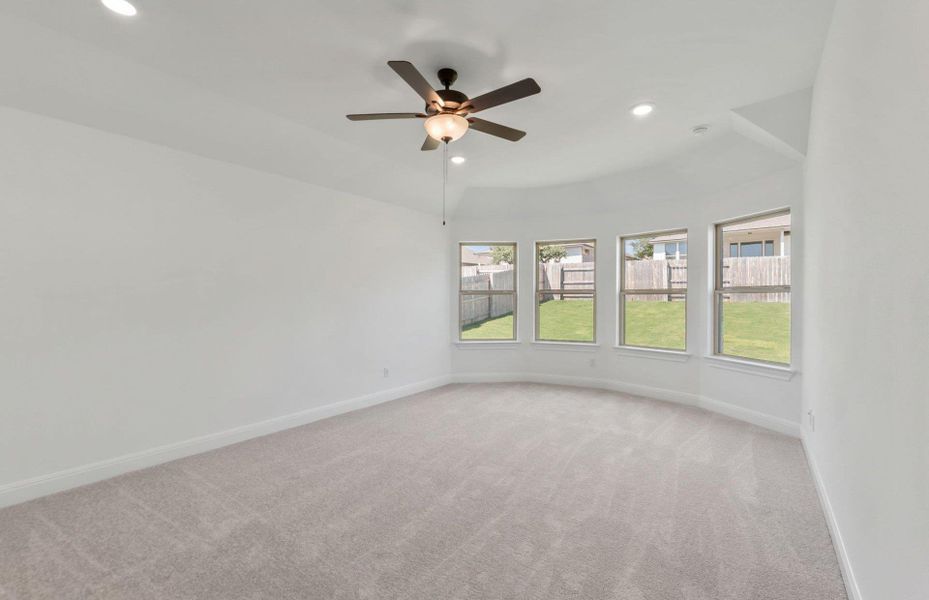 Spacious, unfurnished interior of a new home in Crescent Bluff, Georgetown (Image 22).