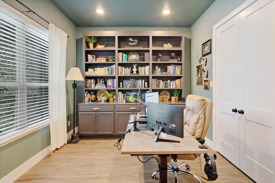 Furnished interior view inside a new home in , Sherman (Image 33). Furnished interior view inside a new home in , Sherman (Image 33).