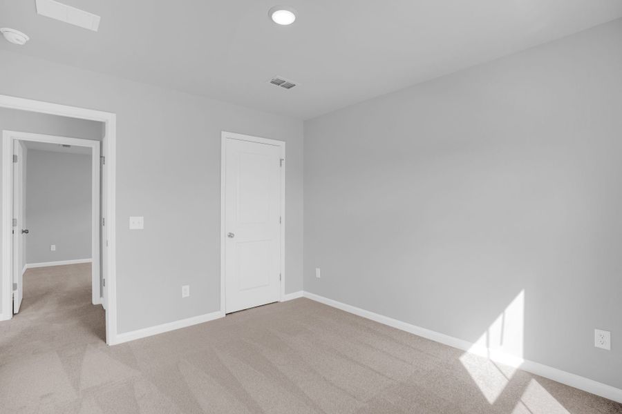 Spacious, unfurnished interior of a new home in Bradford Pointe, Summerville (Image 38).
