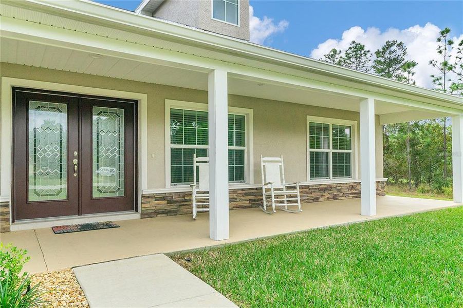 Exterior details and patio area of a home in , Beverly Hills (Image 2). Exterior details and patio area of a home in , Beverly Hills (Image 2).