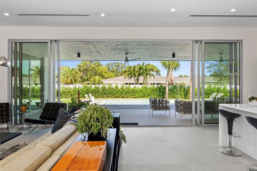 Community amenities in , Belleair (Image 58).