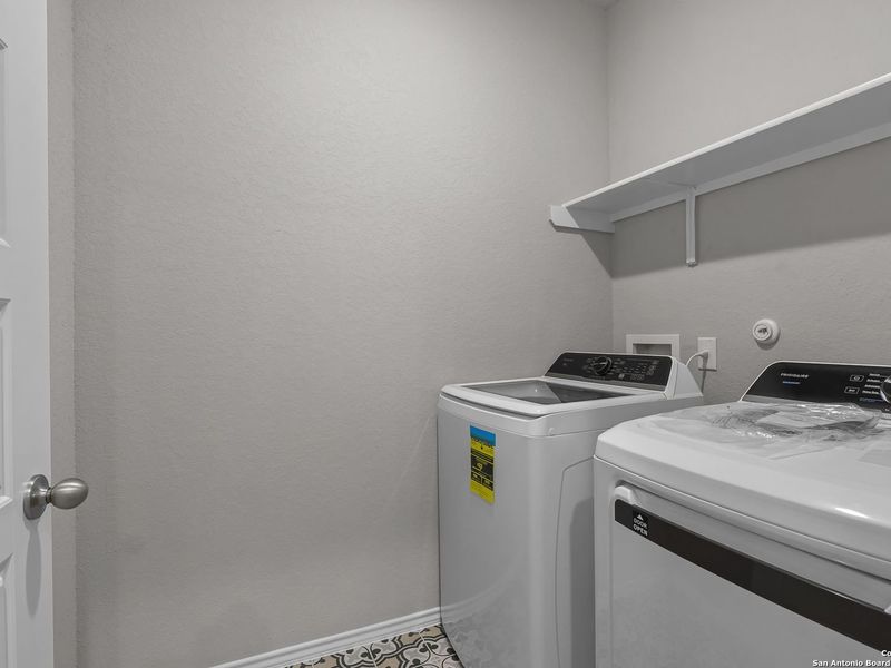 Close-up of interior finishes inside a home in Applewhite Meadows, San Antonio (Image 14).