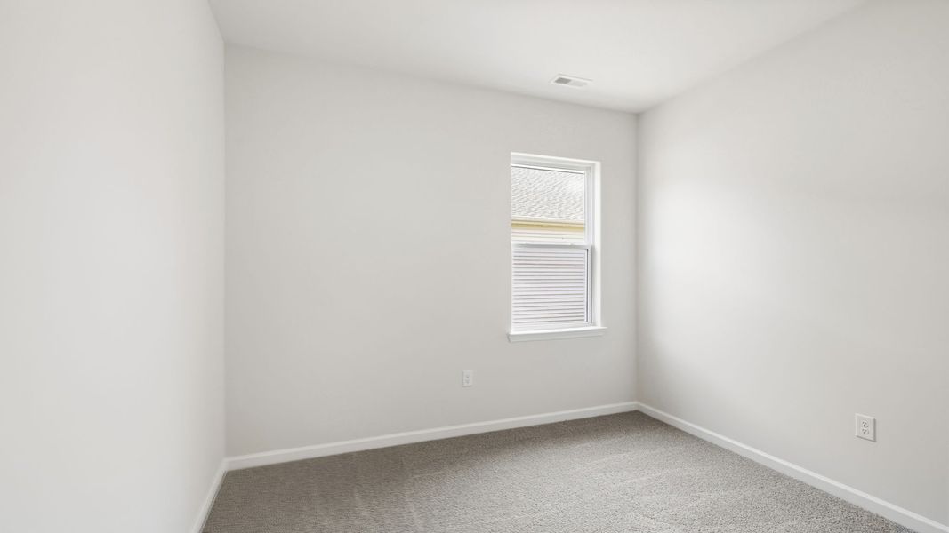 Spacious, unfurnished interior of a new home in Valleywood Farms, Waynesville (Image 18).