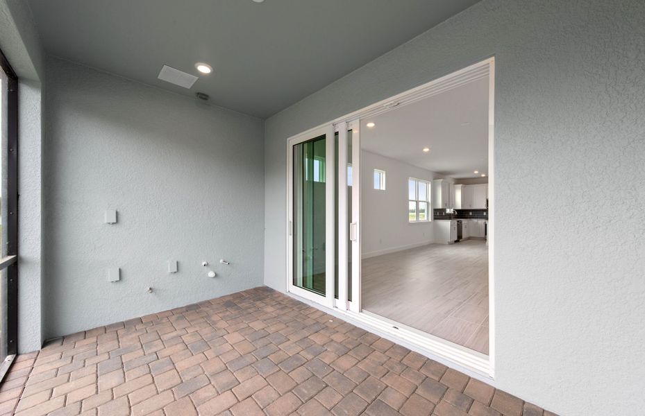 Spacious, unfurnished interior of a new home in Shores at Stillwater, Englewood (Image 18). Spacious, unfurnished interior of a new home in Shores at Stillwater, Englewood (Image 18).