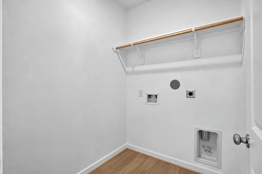 Spacious, unfurnished interior of a new home in Redbud, Hockley (Image 16). Spacious, unfurnished interior of a new home in Redbud, Hockley (Image 16).
