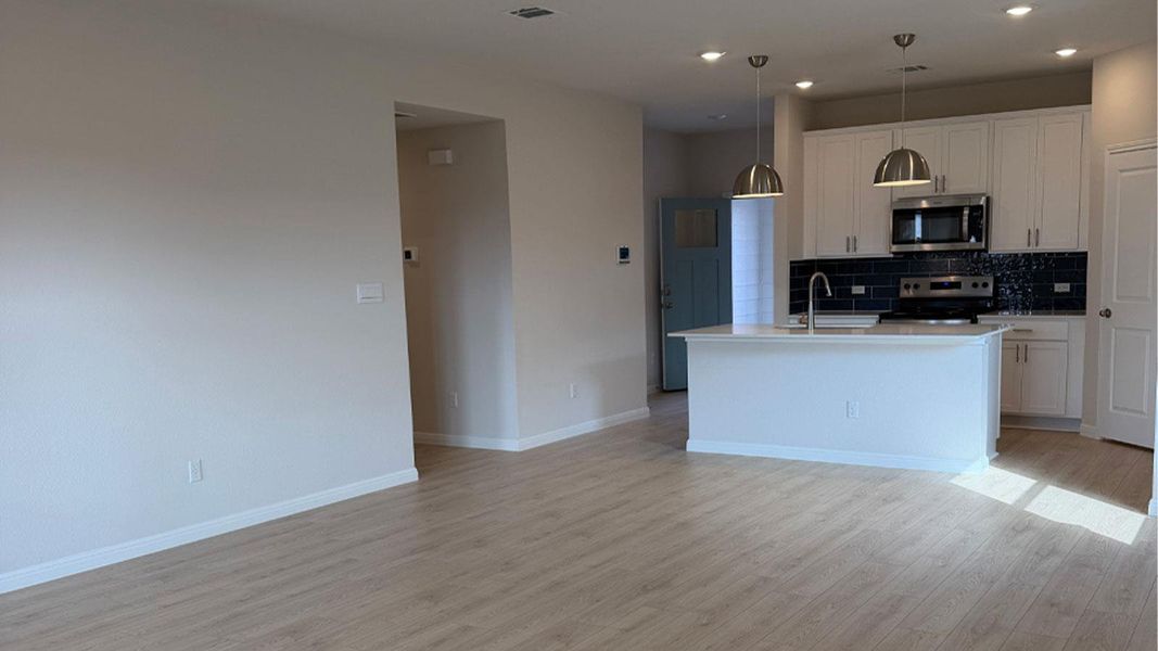 Spacious, unfurnished interior of a new home in Thunder Rock, Marble Falls (Image 36). Spacious, unfurnished interior of a new home in Thunder Rock, Marble Falls (Image 36).