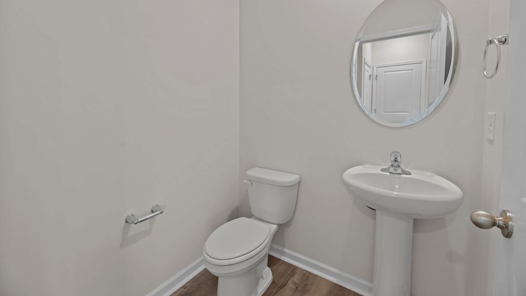 Spacious, unfurnished interior of a new home in West New Bern, New Bern (Image 12).