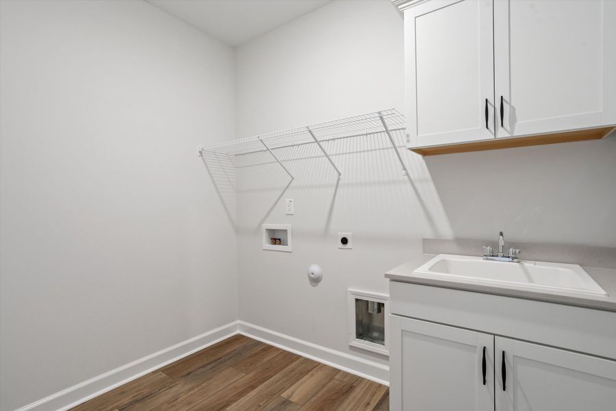 Spacious, unfurnished interior of a new home in Ovation at Sweetbrier, Durham (Image 27).