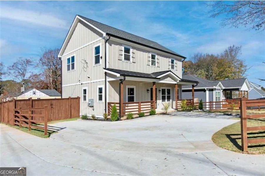 Exterior details and patio area of a home in , Atlanta (Image 28).