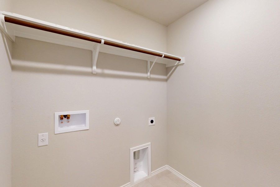 Spacious, unfurnished interior of a new home in Carillon, Manor (Image 28). Spacious, unfurnished interior of a new home in Carillon, Manor (Image 28).