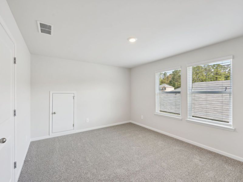 Spacious, unfurnished interior of a new home in Martin Springs - Estate Series, Lawrenceville (Image 39).