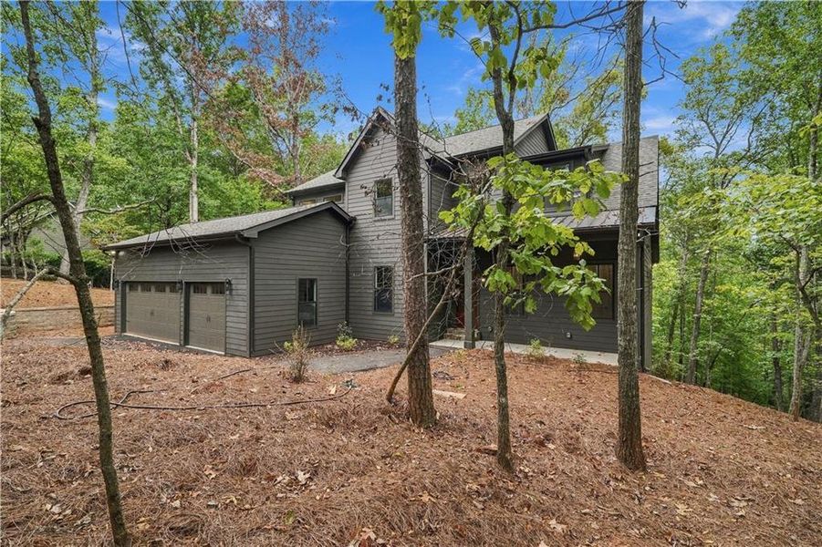 Exterior details and patio area of a home in , Jasper (Image 3).