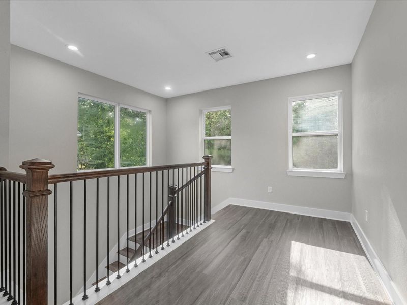 Spacious, unfurnished interior of a new home in , Houston (Image 20).