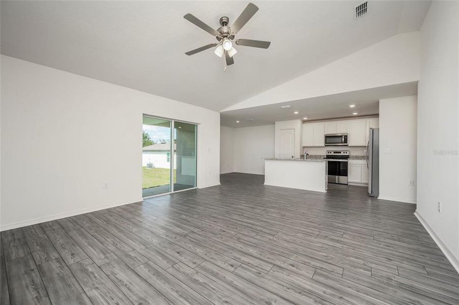 Spacious, unfurnished interior of a new home in Poinciana, Poinciana (Image 13).
