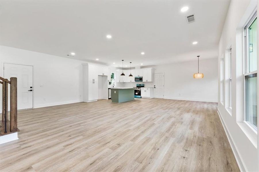 Spacious, unfurnished interior of a new home in , Fairburn (Image 13).