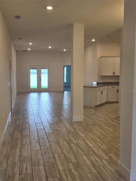 Spacious, unfurnished interior of a new home in Pine Bluff, Spring Hill (Image 7).