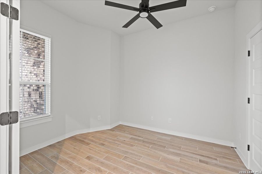 Spacious, unfurnished interior of a new home in Legacy at Lake Dunlap, New Braunfels (Image 19).