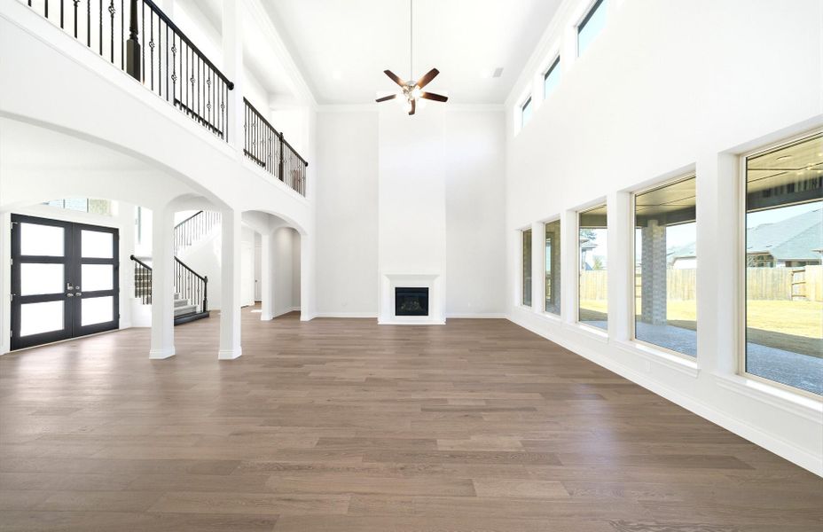 Spacious, unfurnished interior of a new home in Artavia 70′, Conroe (Image 27).