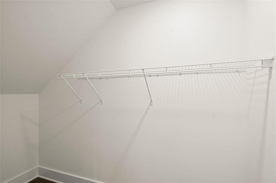 Spacious, unfurnished interior of a new home in , Alpharetta (Image 48).