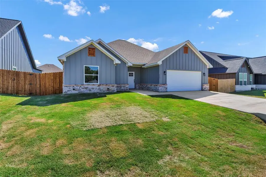 Exterior details and patio area of a home in , Mabank (Image 4). Exterior details and patio area of a home in , Mabank (Image 4).