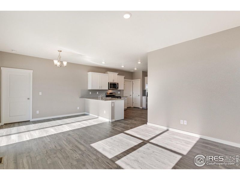 Spacious, unfurnished interior of a new home in Silver Peaks, Lochbuie (Image 18).