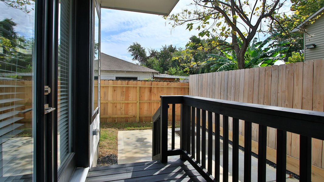 Exterior details and patio area of a home in Shady Acres, Houston (Image 24).