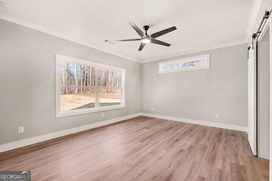 Spacious, unfurnished interior of a new home in , Clermont (Image 14).