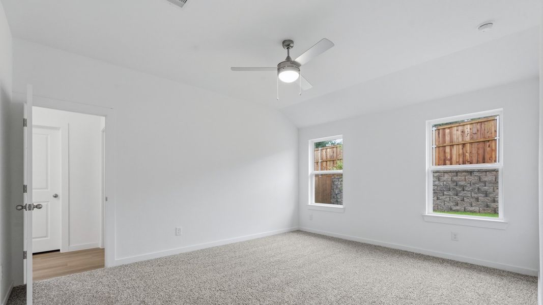 Spacious, unfurnished interior of a new home in Silverthorne, Conroe (Image 23). Spacious, unfurnished interior of a new home in Silverthorne, Conroe (Image 23).