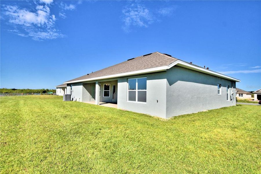 Exterior details and patio area of a home in , Lake Wales (Image 25).